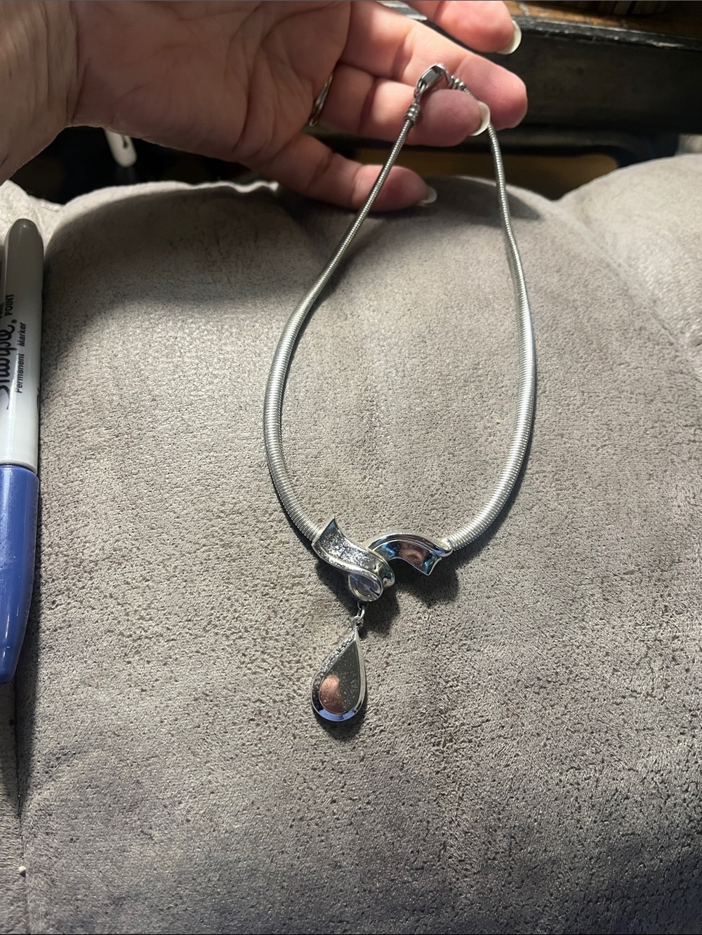Cora Elegant Silver Teardrop Pendant Necklace - Women's Jewelry 1957